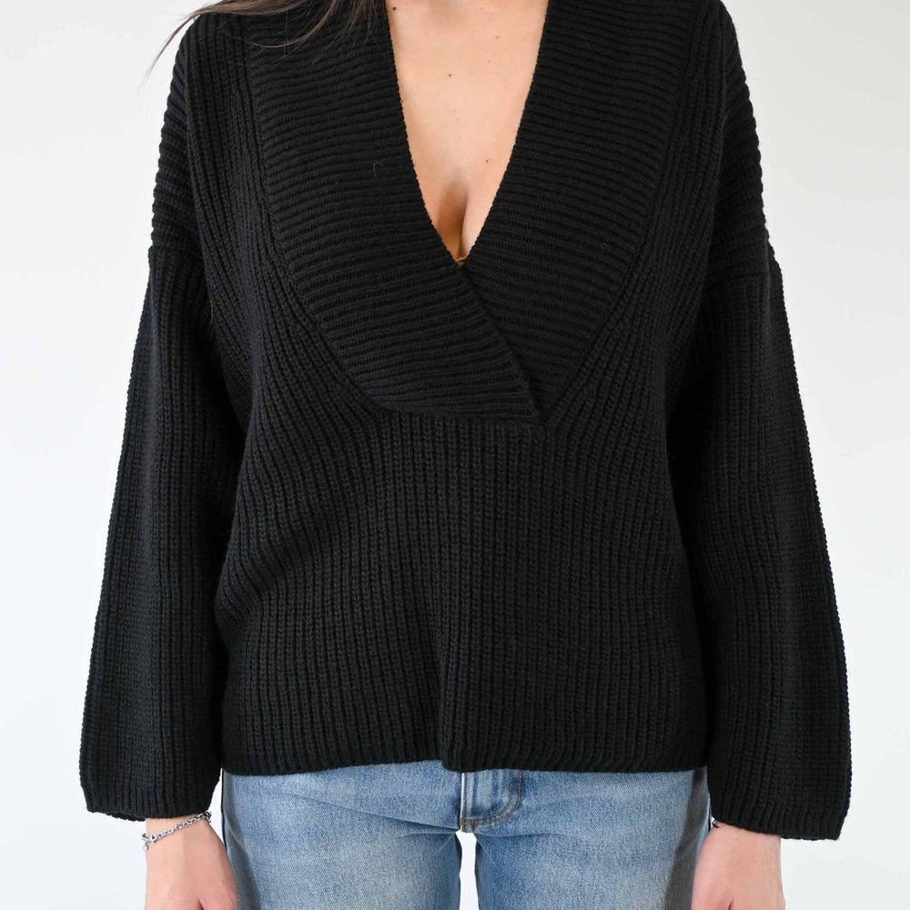 
                  
                    PULL OVER SCOLLO V COSTA INGLESE NERO
                  
                