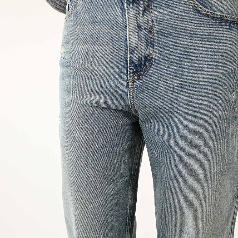 
                  
                    JEANS MODELLO KATE CON MICROROTTURE CHIARO
                  
                