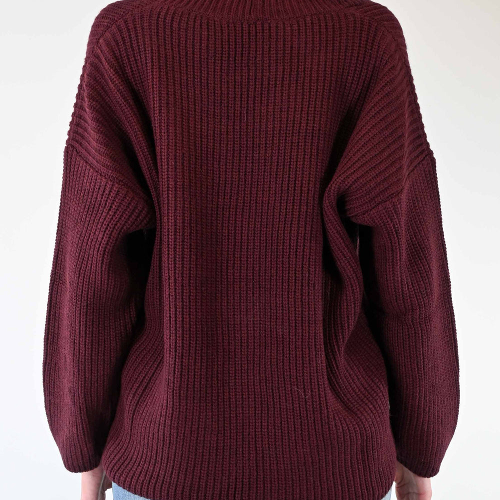 
                  
                    PULL OVER SCOLLO V COSTA INGLESE BORDEAUX
                  
                