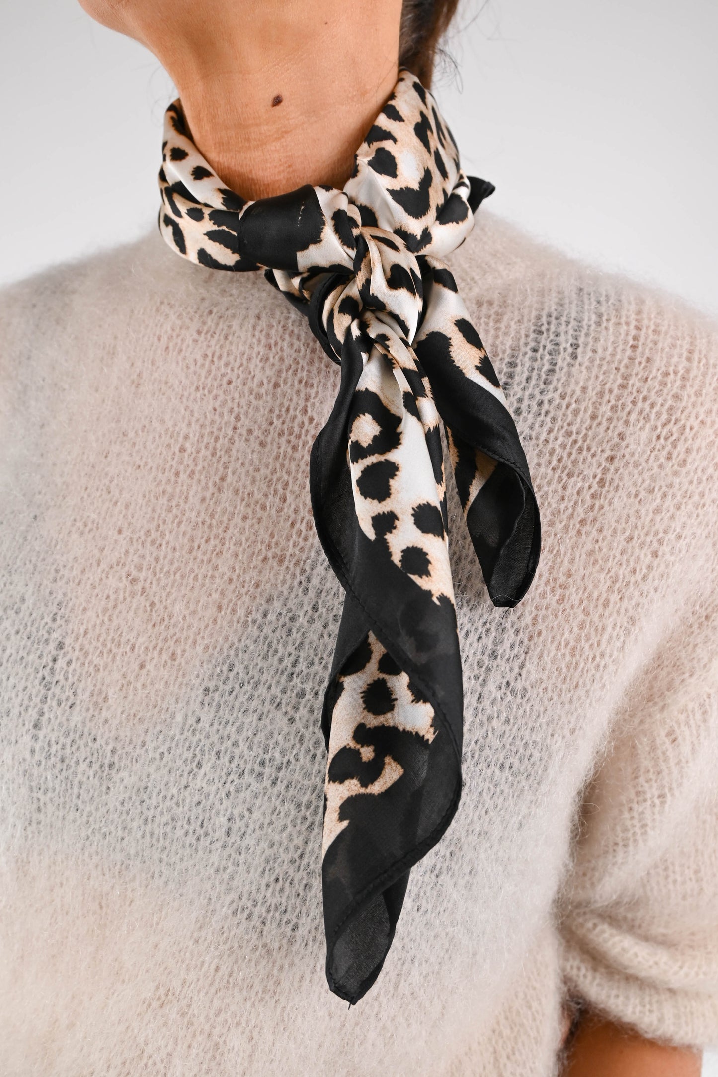 Sciarpa Donna Foulard A Poco Prezzo Sciarpa Fendi Lana Costa Moro