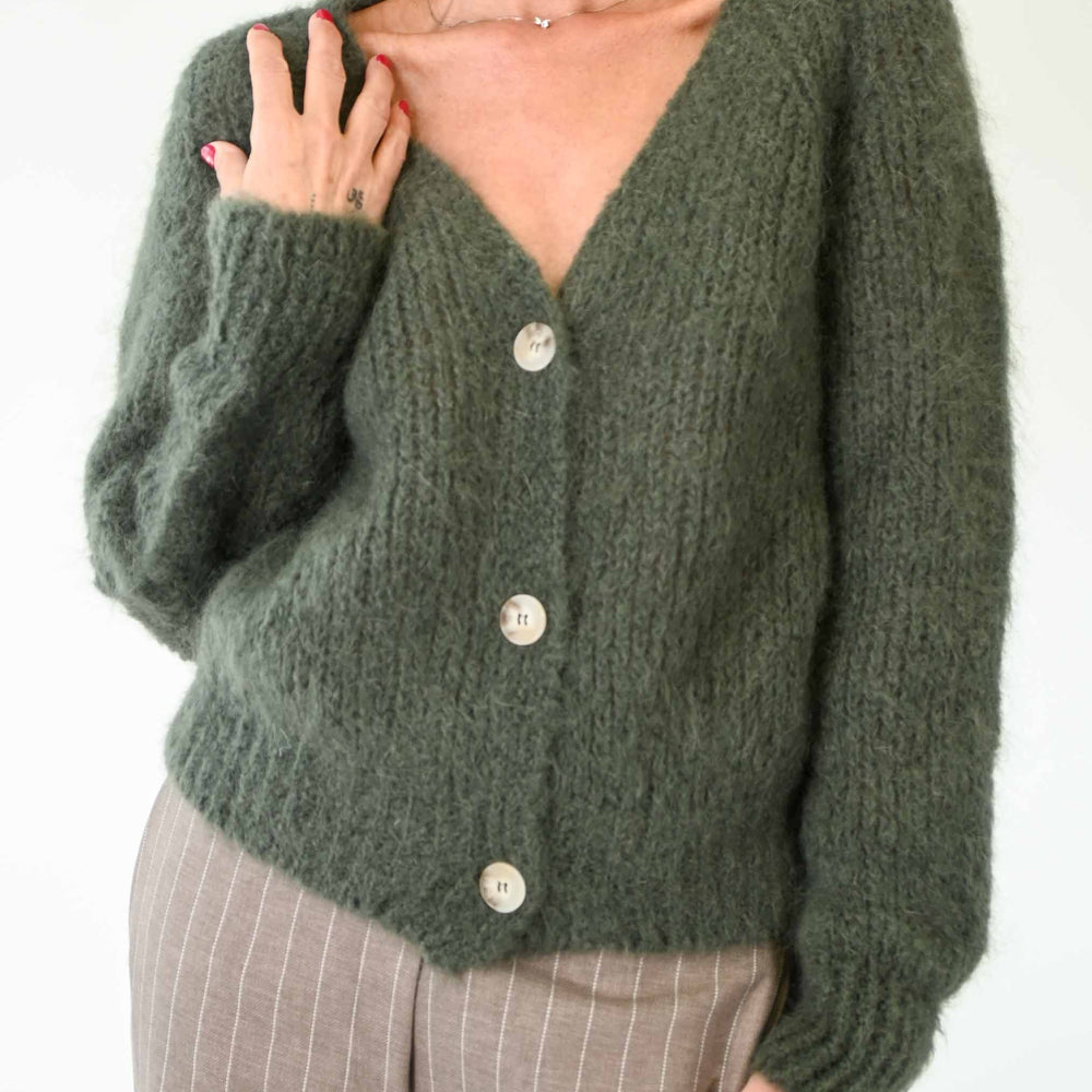 CARDIGAN 3 BOTTONI IN MOHAIR COLOR MILITARE