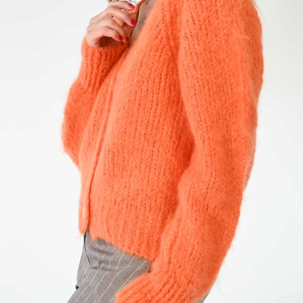 
                  
                    CARDIGAN 3 BOTTONI IN MOHAIR COLOR ARANCIONE
                  
                