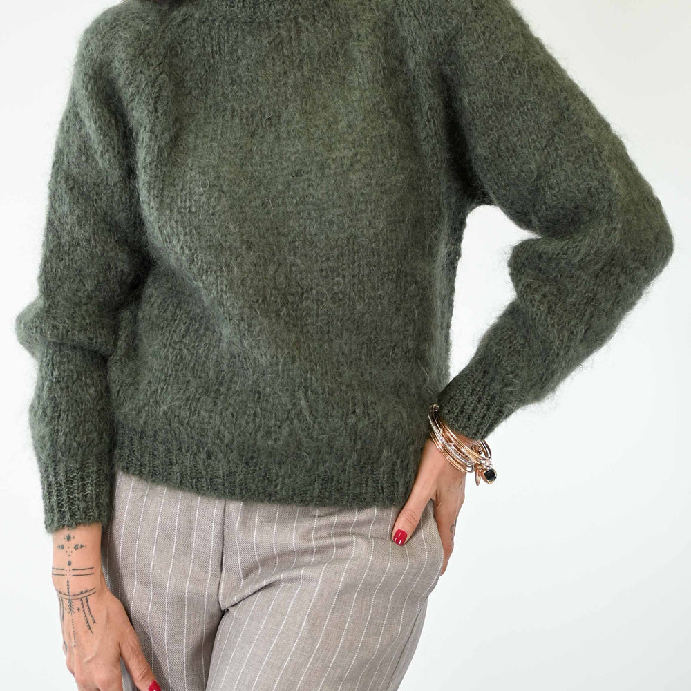 MAGLIA GIROCOLLO IN MOHAIR COLOR MILITARE