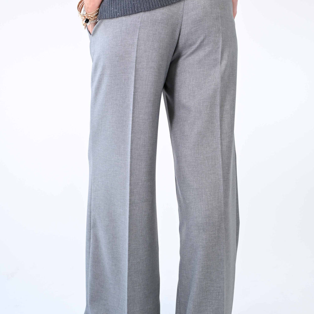 
                  
                    PANTALONE PALAZZO EASY PEPE SALE COLOR GRIGIO
                  
                