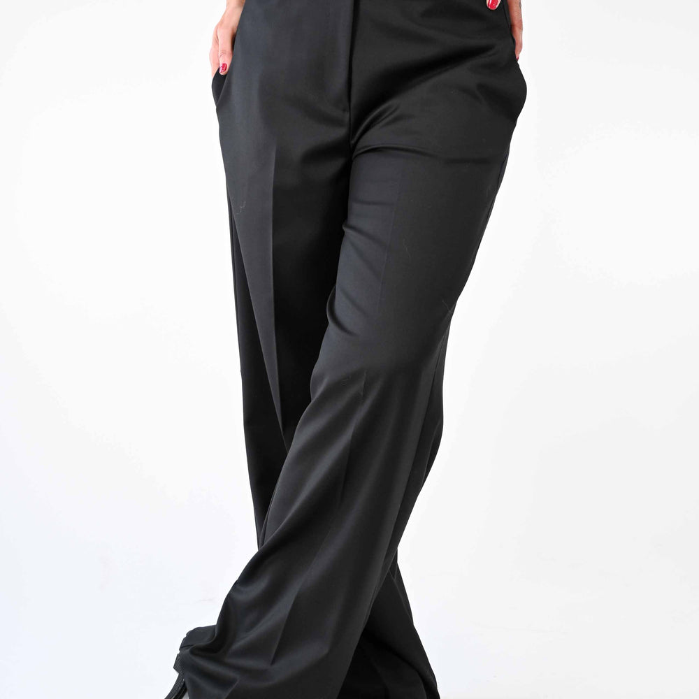 
                  
                    PANTALONE PALAZZO EASY IN POLIVISCOSA NERO
                  
                