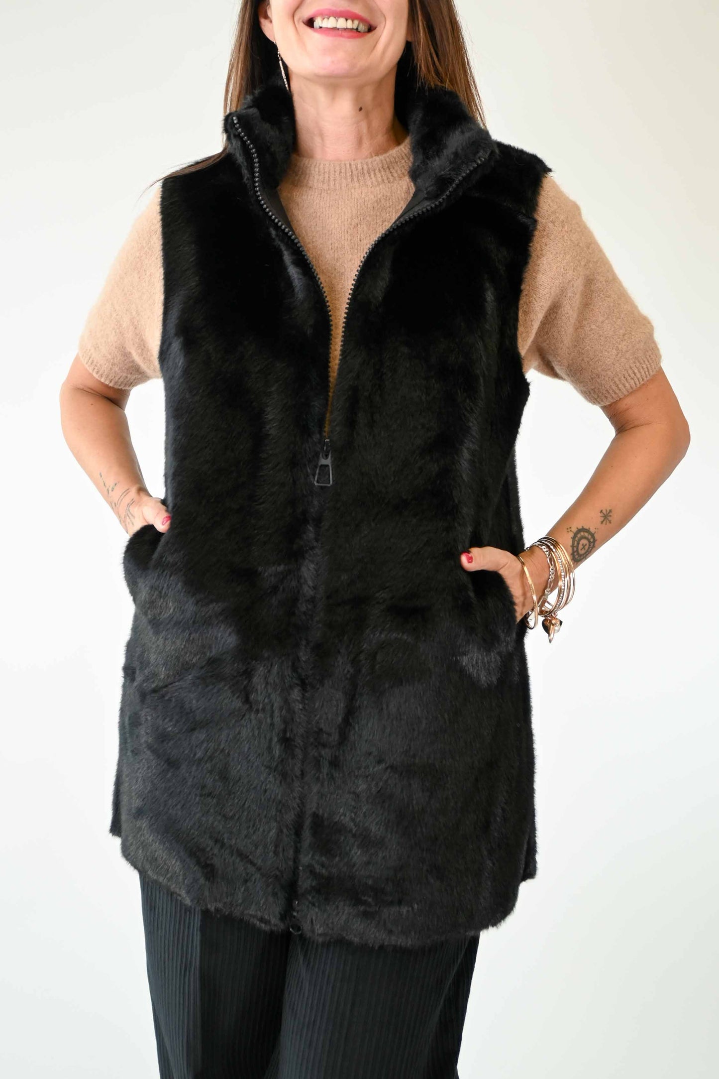 GILET ECOPELLICCIA COLLO CRATERE COLOR NERO