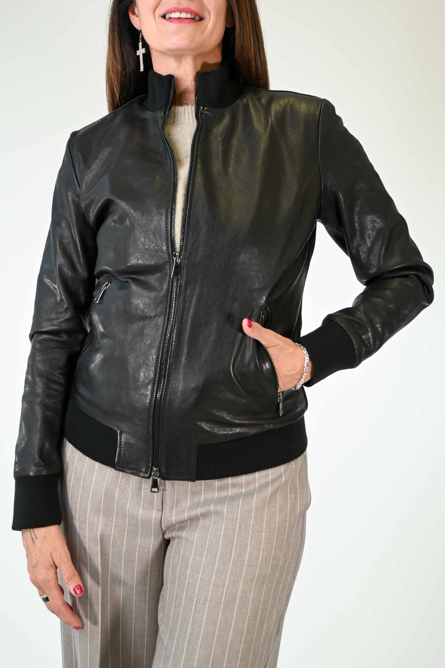 BOMBER IN PELLE VEGETALE COLOR NERO