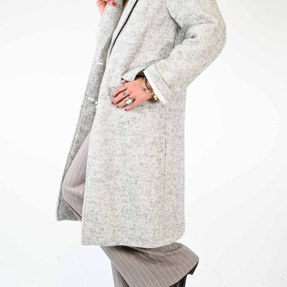 
                  
                    CAPPOTTO DUE BOTTONI OVER TRAMA LANA GRIGIO/PANNA
                  
                