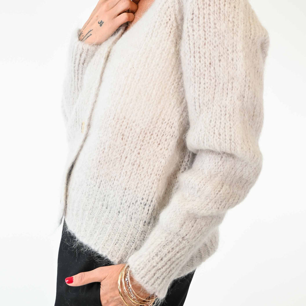 
                  
                    CARDIGAN 3 BOTTONI IN MOHAIR COLOR BEIGE
                  
                