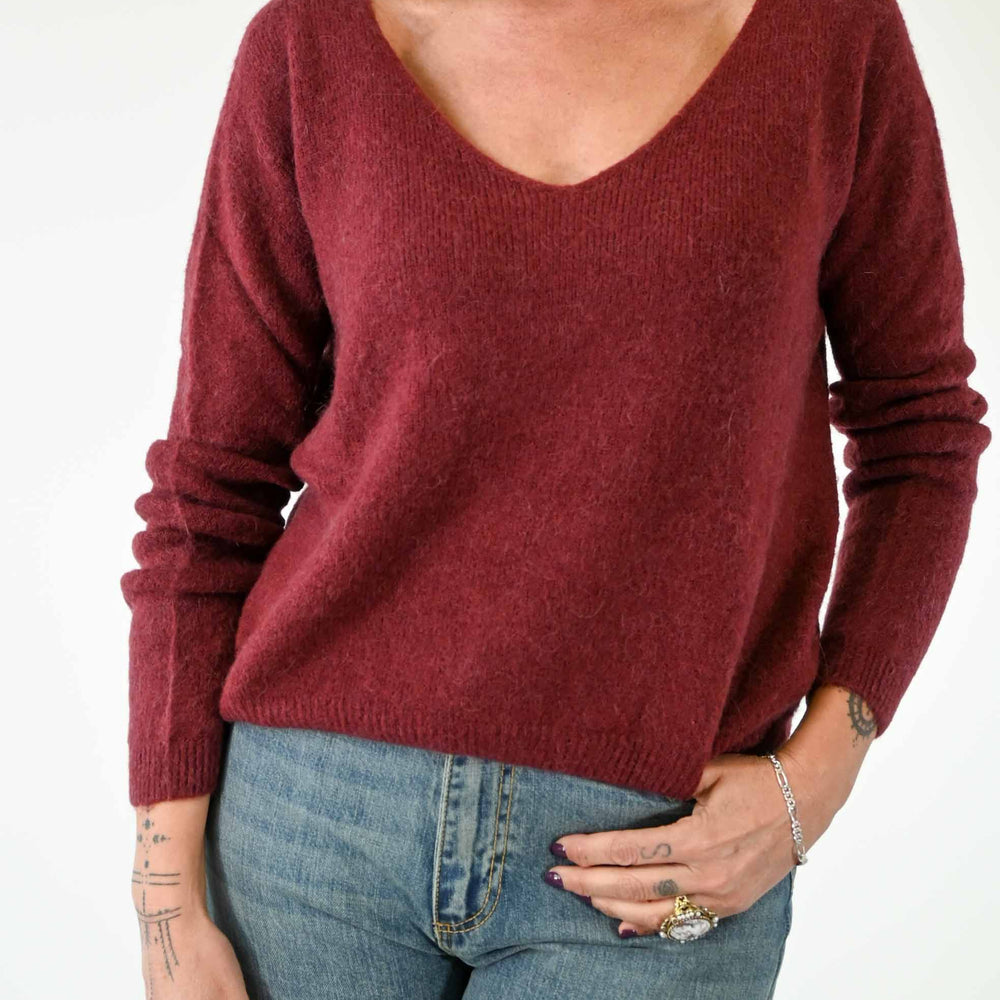 MAGLIA SCOLLO V IN MISTO ALPACA COLOR BORDEAUX