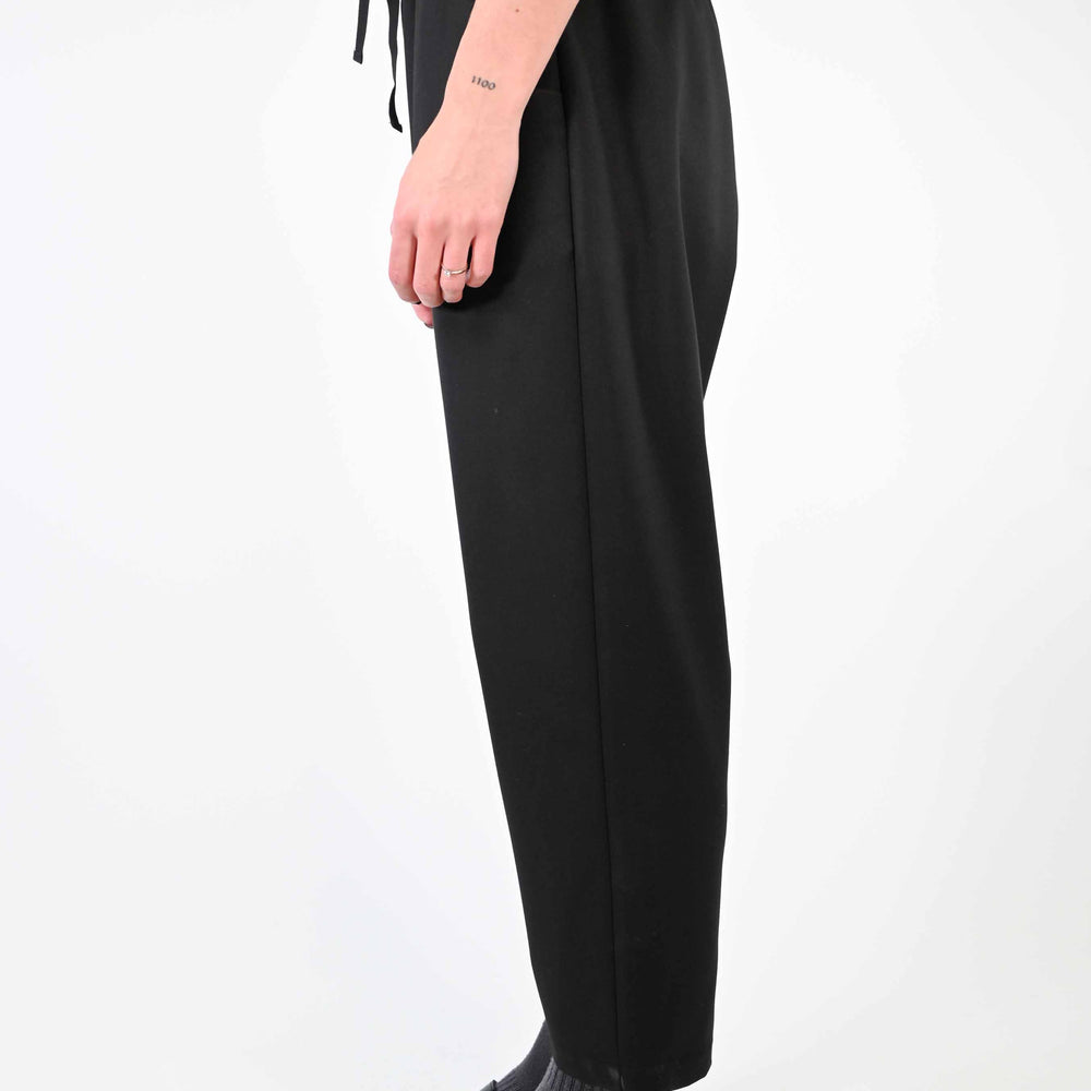 
                  
                    PANTALONE CON COULISSE IN POLIVISCOSA NERO
                  
                