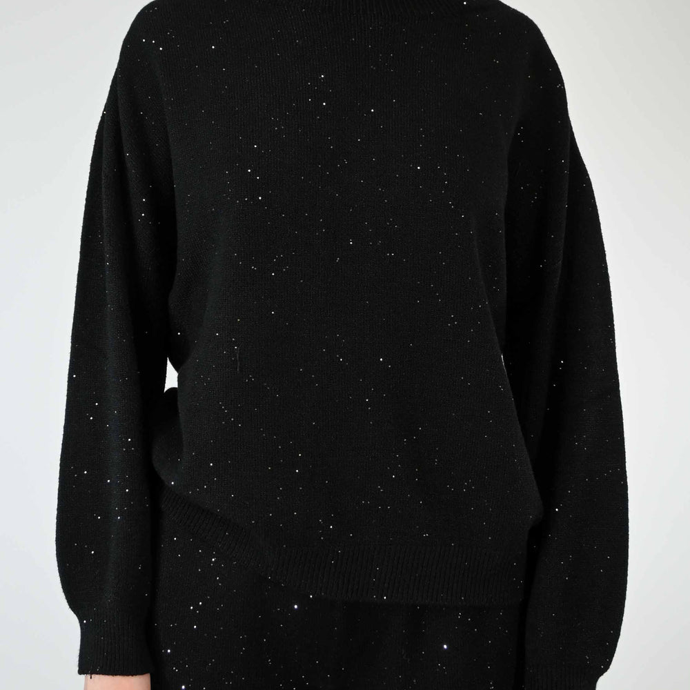 MAGLIA A SCATOLA CON MICRO PAILLETTES NERO