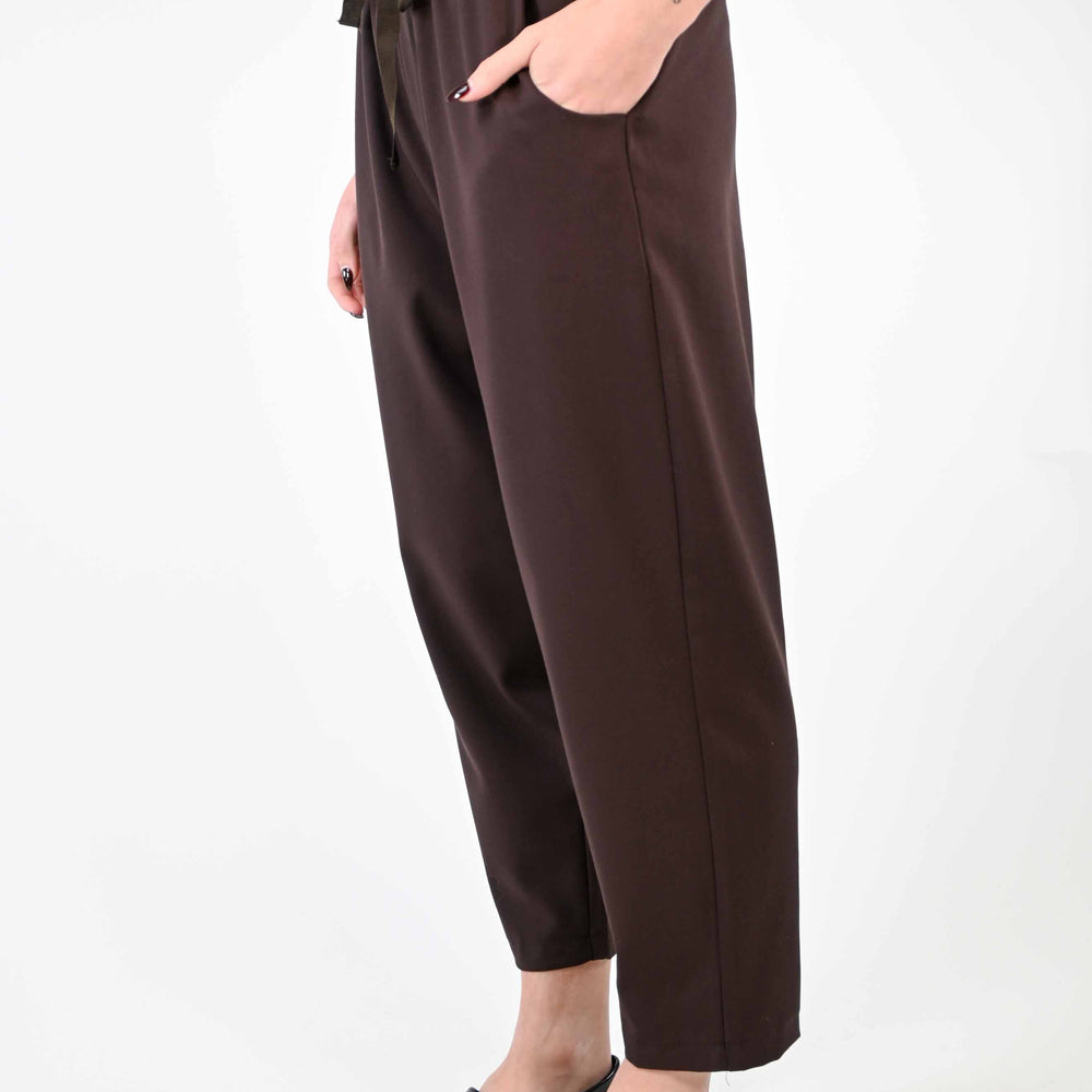 
                  
                    PANTALONE CON COULISSE IN POLIVISCOSA MORO
                  
                