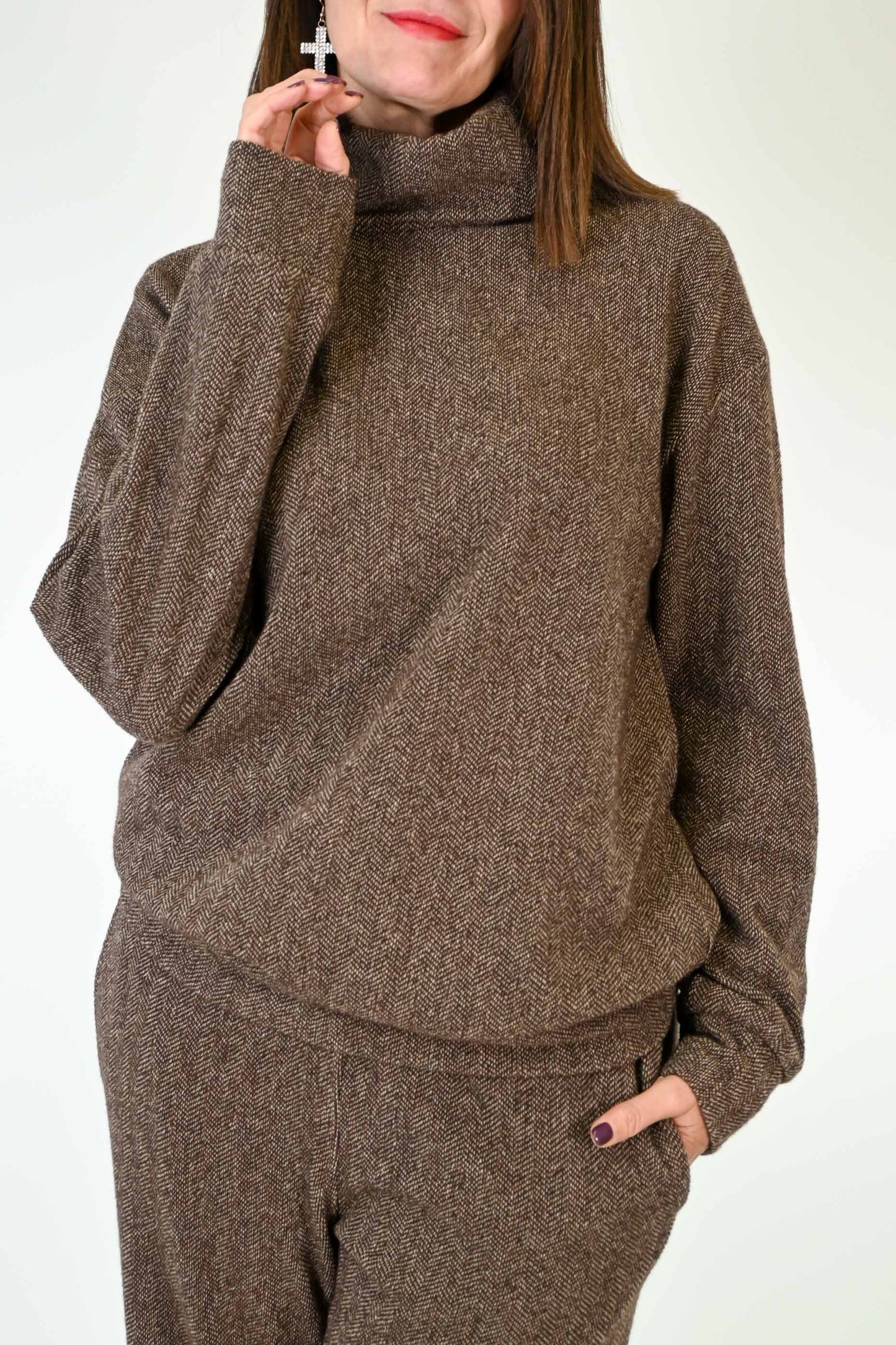 MAGLIA COLLO A CIAMBELLA IN TWEED  COLOR MORO