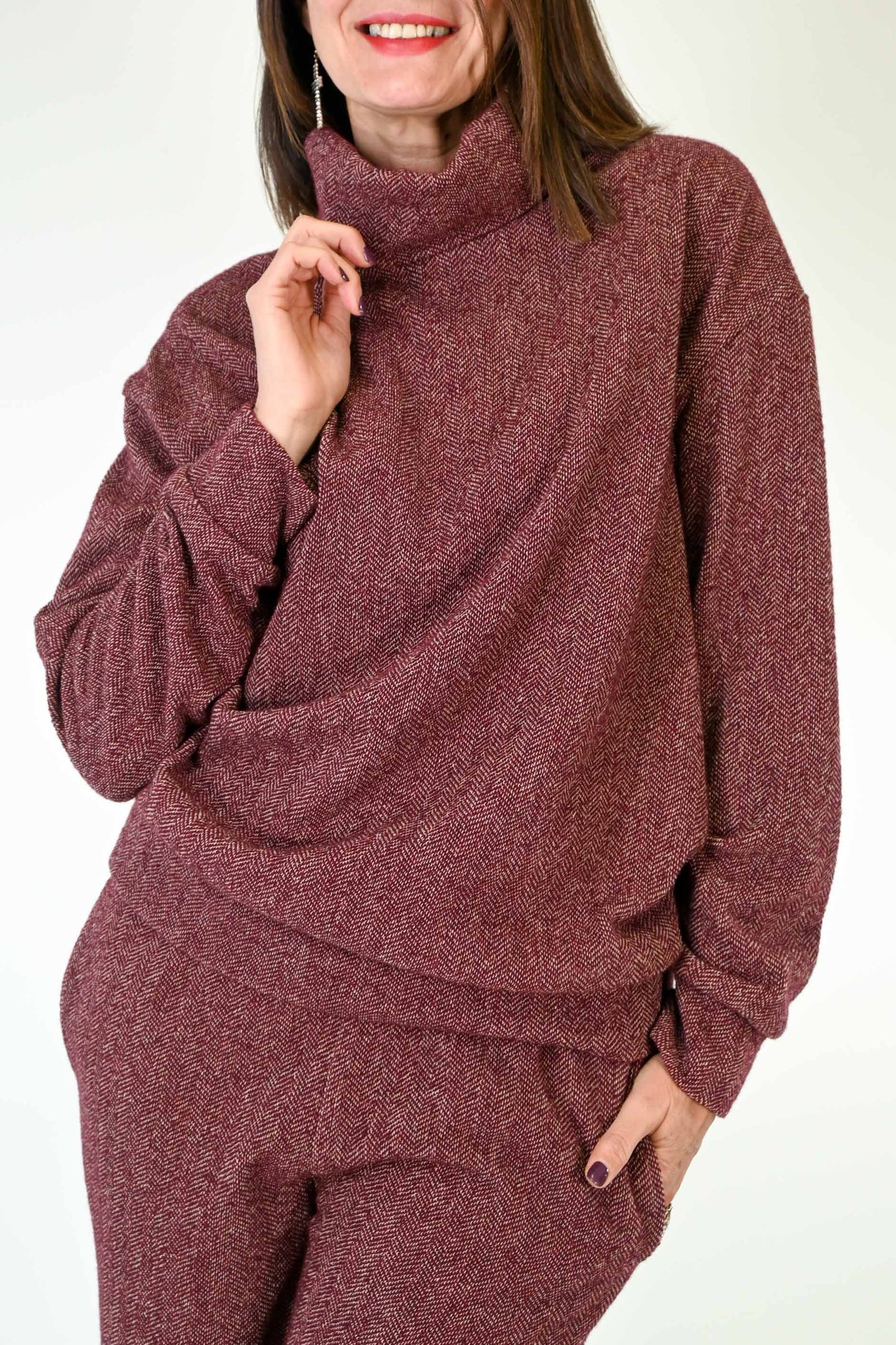 MAGLIA COLLO A CIAMBELLA IN TWEED COLOR BORDEAUX