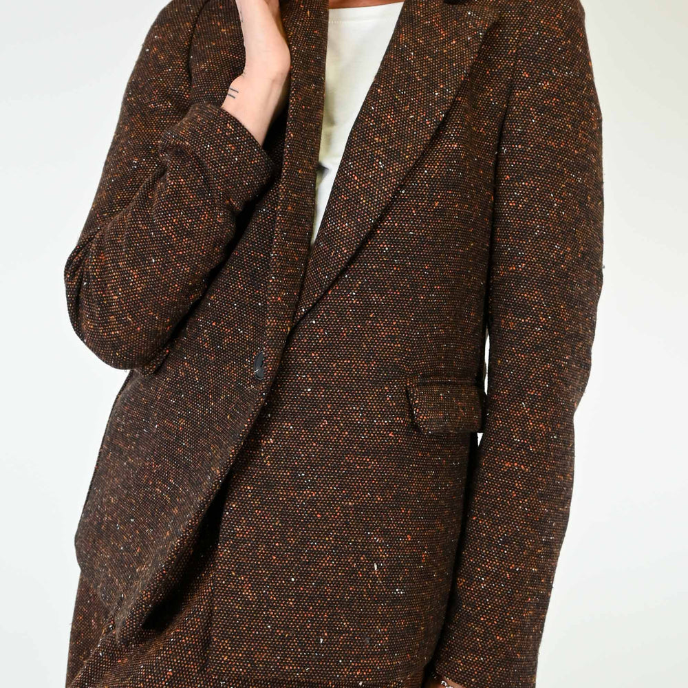 GIACCA CON SPALLA A SBUFFO IN TWEED COLOR RUGGINE