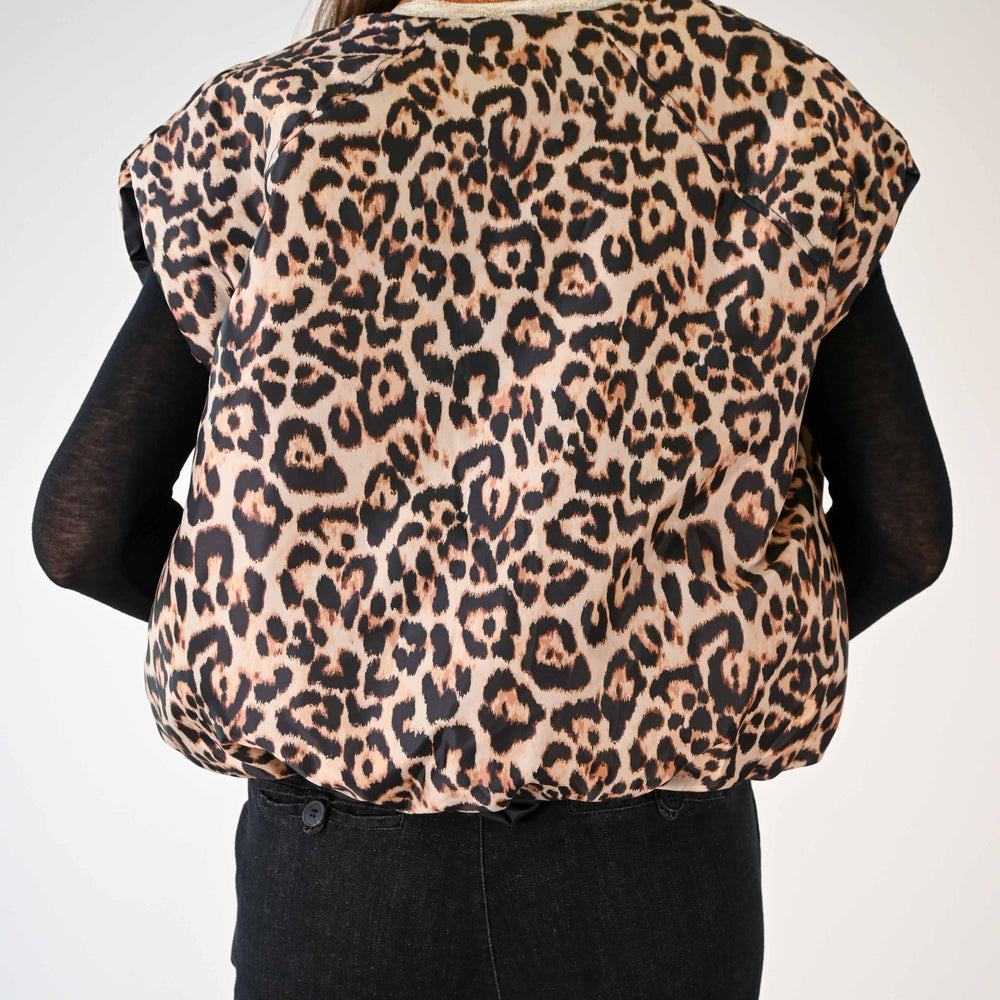 
                  
                    GILET VICOLO OVER ANIMALIER CON COLLETTO COLLEGE
                  
                