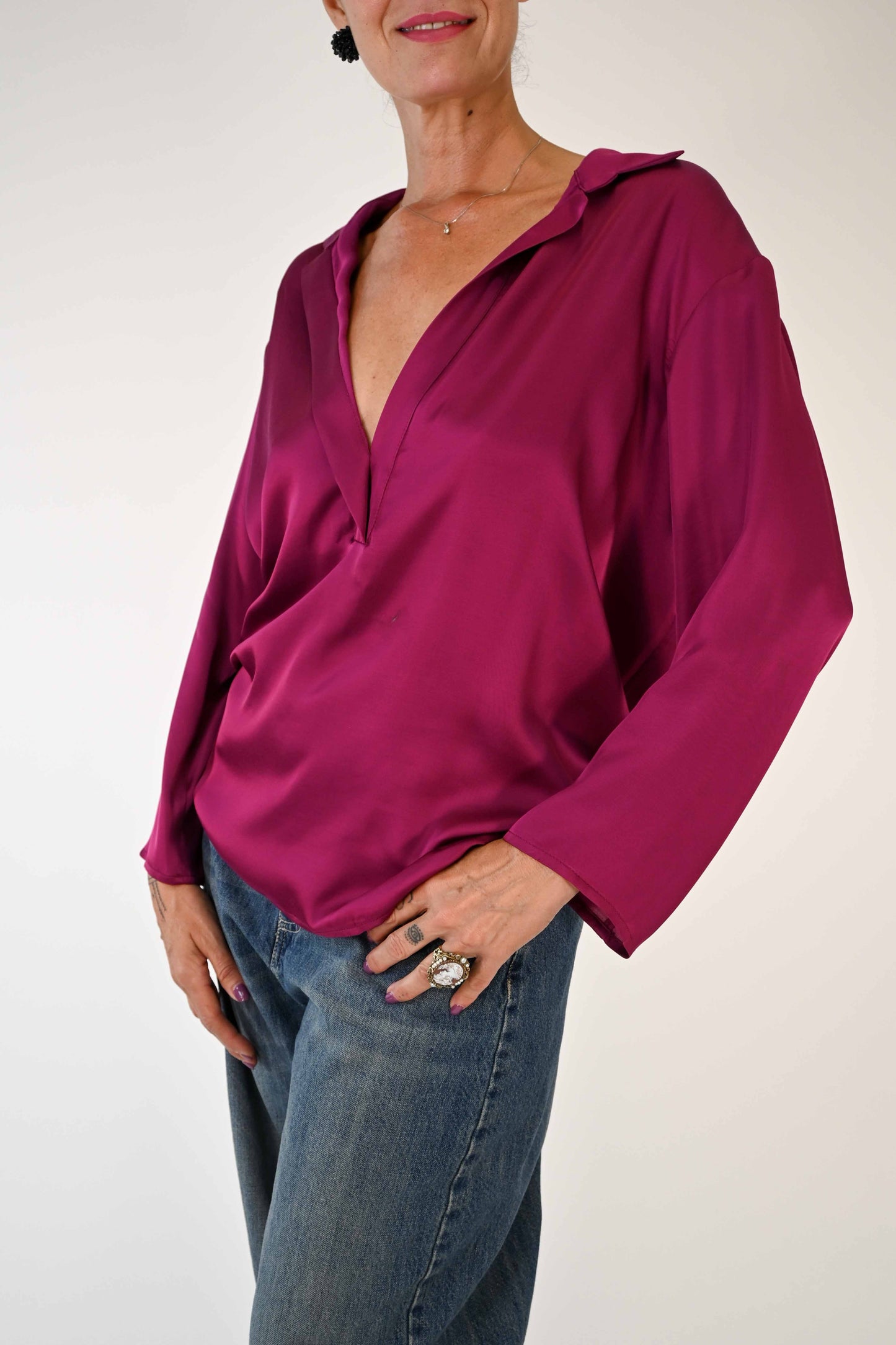 CAMICIA IN VISCOSA CON COLLETTO E SCOLLO V MAGENTA