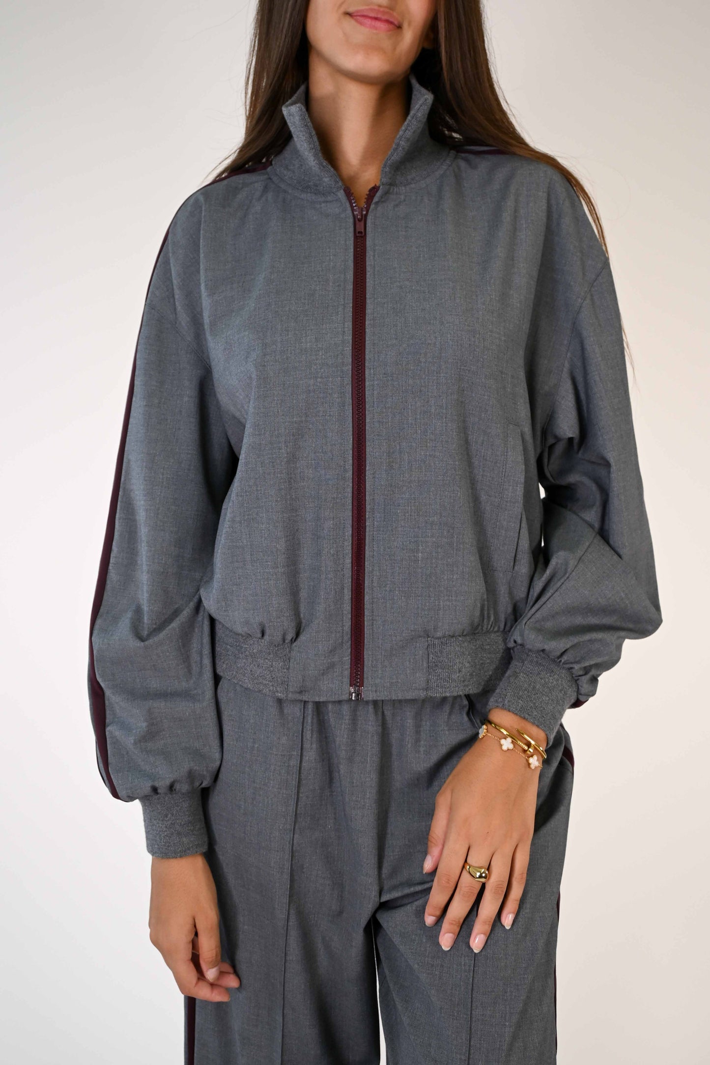 BOMBER CON CON BANDE LATERALI COLOR GRIGIO