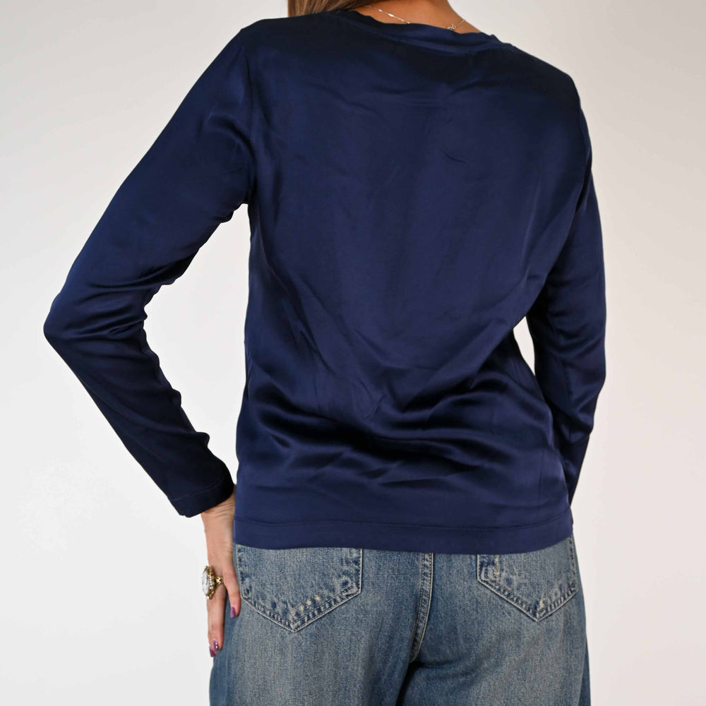 
                  
                    BLUSA GIROCOLLO MANICA LUNGA IN VISCOSA BLU
                  
                