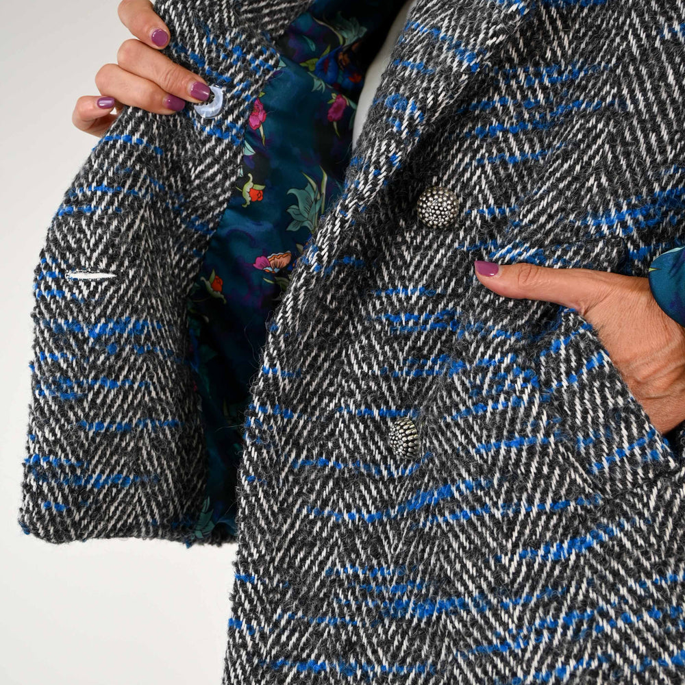 
                  
                    CAPPOTTO CORTO DOPPIOPETTO SPINATO GRIGIO/BLU
                  
                