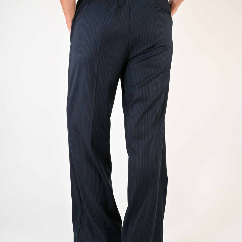 
                      
                        PANTALONE PALAZZO BLU GESSATO CON ELASTICO
                      
                    