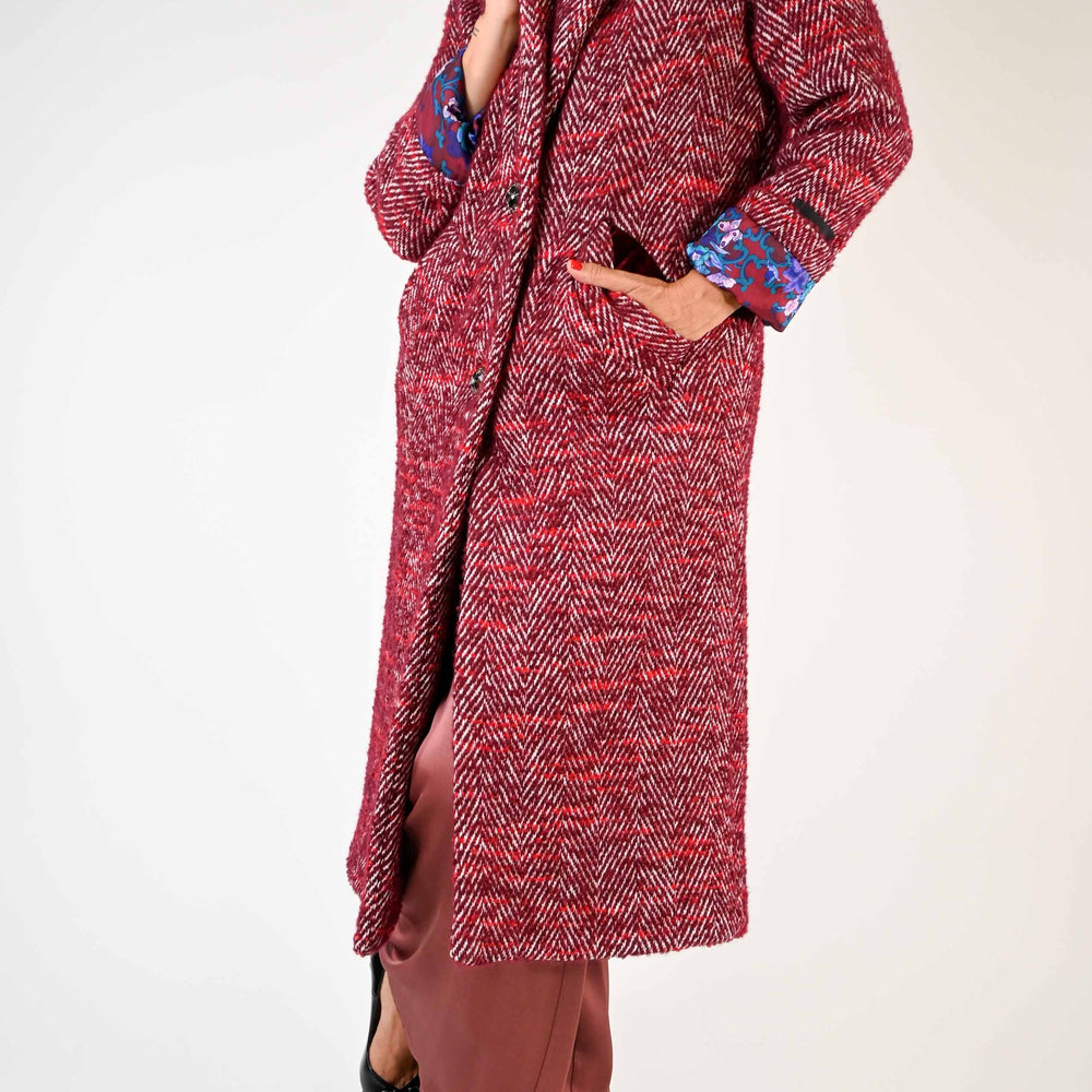 
                      
                        CAPPOTTO LUNGO BOTTONI GIOIELLO SPINATO BORDEAUX
                      
                    