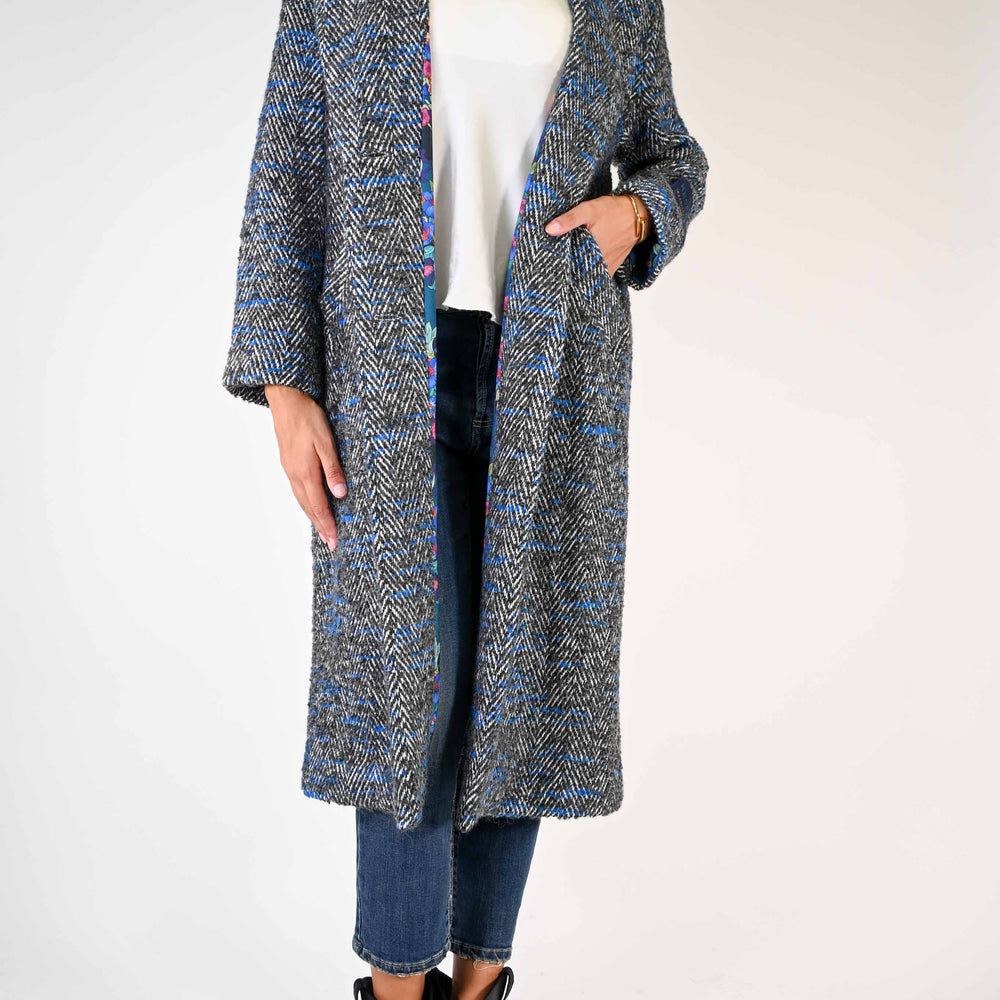 
                      
                        CAPPOTTO LUNGO BOTTONI GIOILELLO SPINATO GRIGIO/BLU
                      
                    