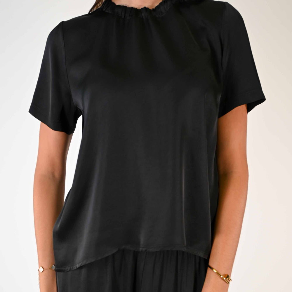 T-SHIRT CON COLLO ARRICCIATO IN VISCOSA COLOR NERO