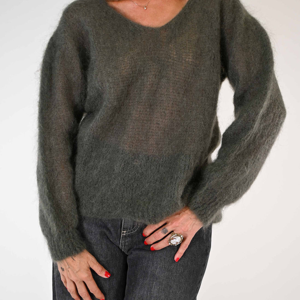 MAGLIA OVER IN MOHAIR SCOLLO V COLOR MILITARE