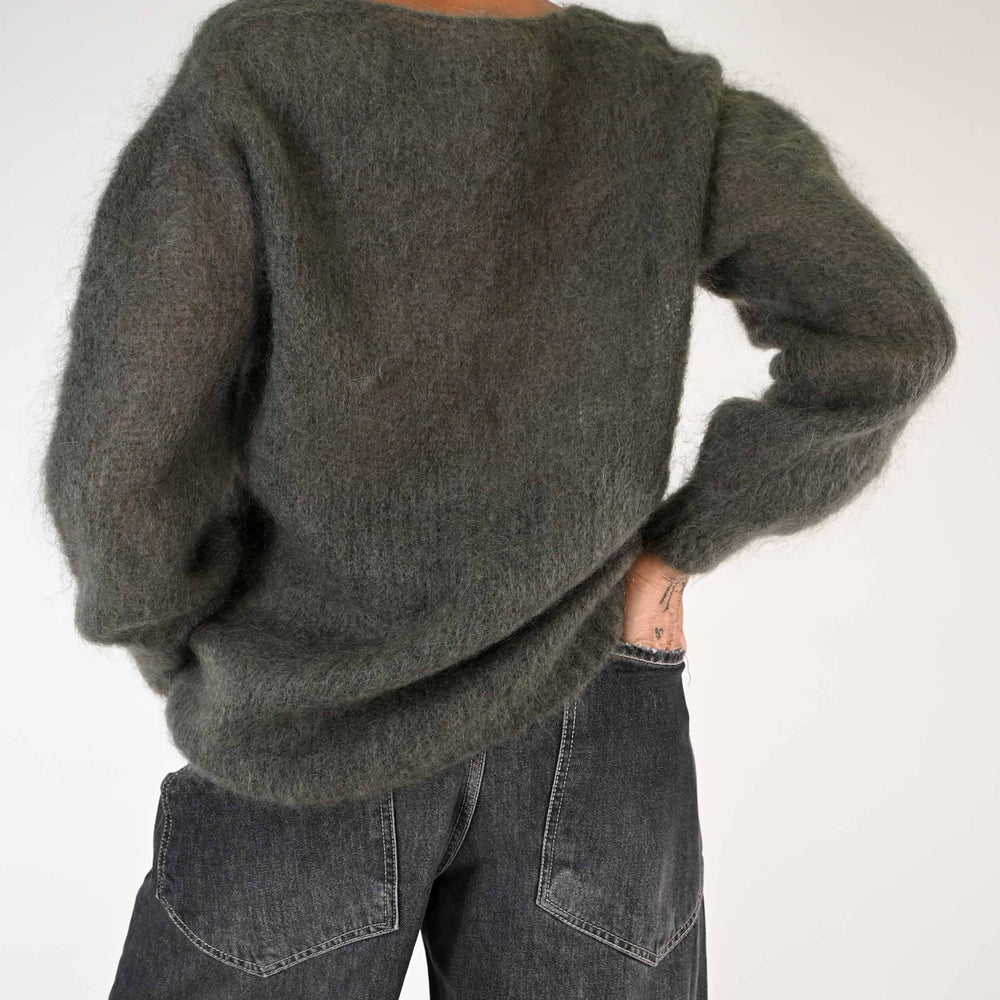 
                      
                        MAGLIA OVER IN MOHAIR SCOLLO V COLOR MILITARE
                      
                    