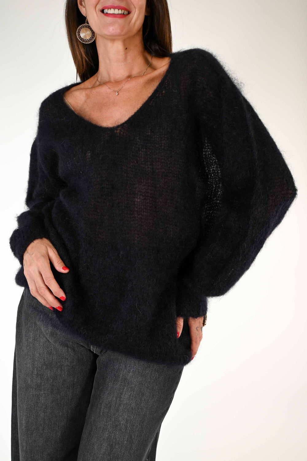 MAGLIA OVER IN MOHAIR SCOLLO V COLOR NERO