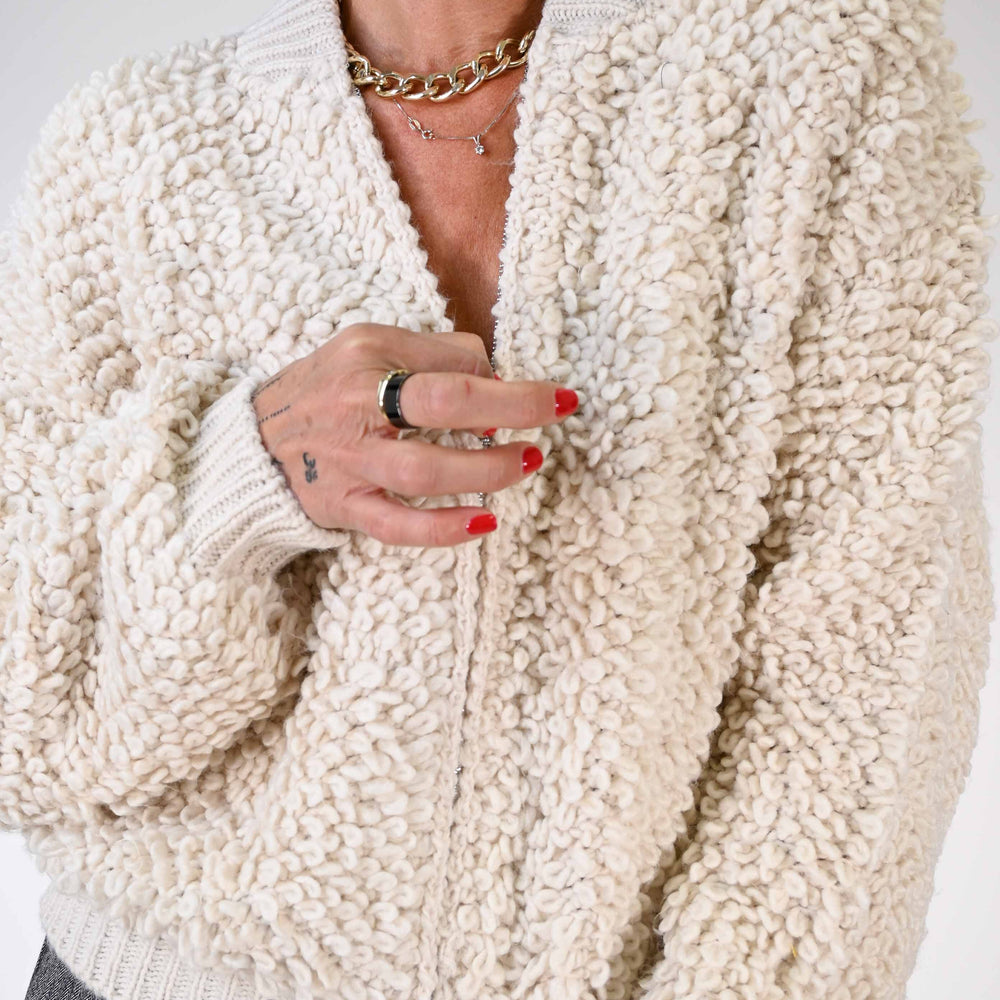 
                      
                        BOMBER OVER IN LANA BOUCLE' COLOR PANNA
                      
                    