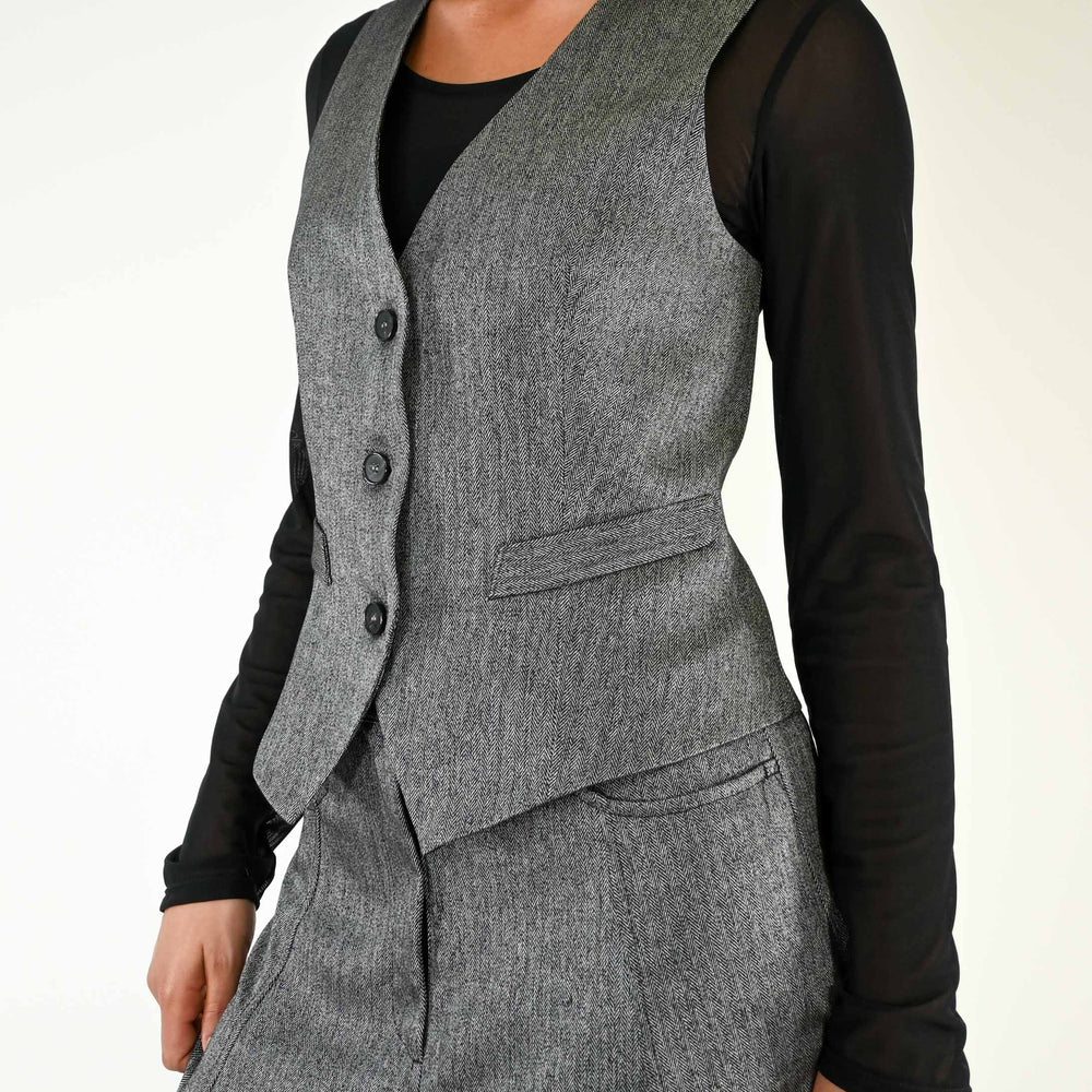 
                  
                    GILET SPINATO 3 BOTTONI COLORE NERO/GRIGIO
                  
                