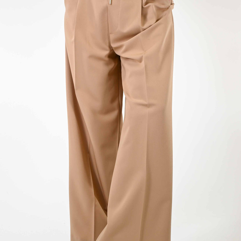 
                  
                    PANTALONE PALAZZO CON COULISSE COLOR CAMMELLO
                  
                