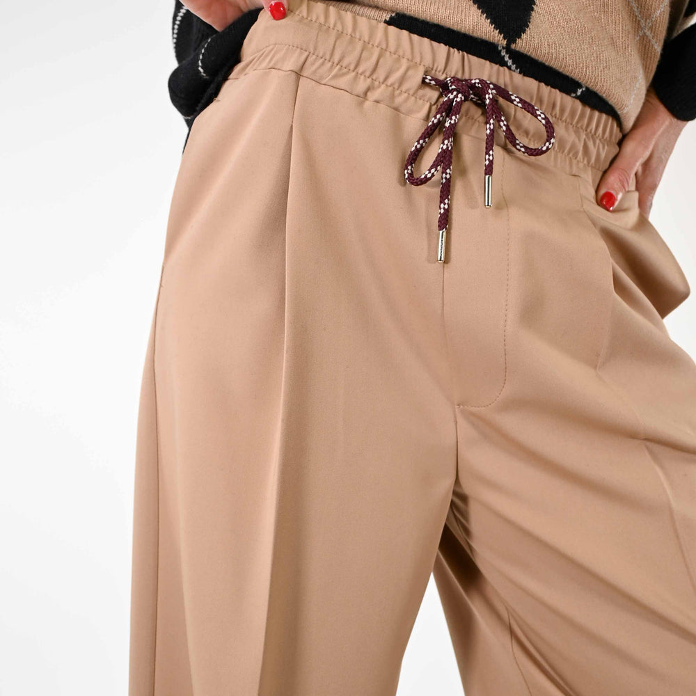 
                  
                    PANTALONE PALAZZO CON COULISSE COLOR CAMMELLO
                  
                