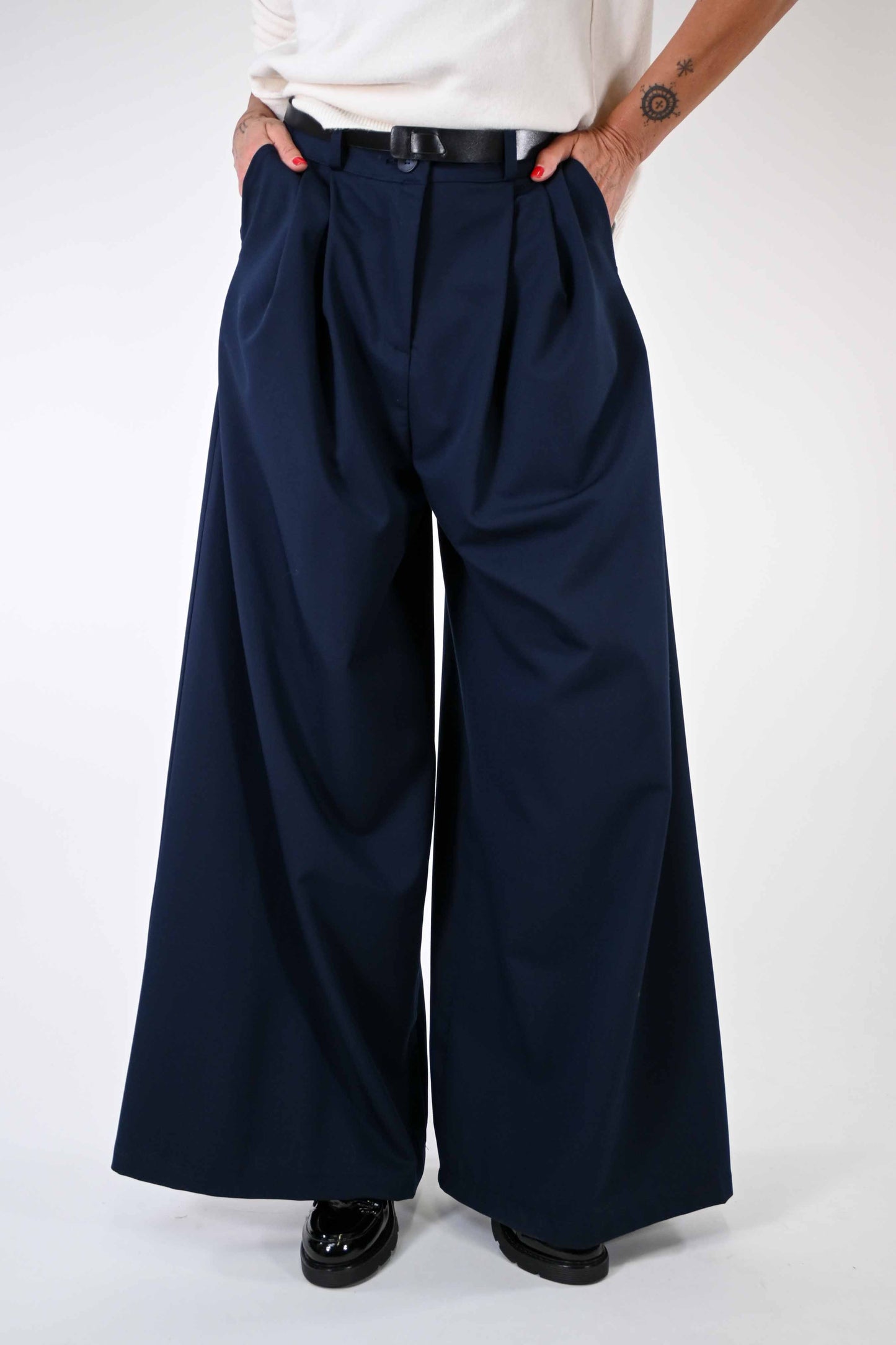 PANTALONE PALAZZO OVER CON PENCE COLORE BLU