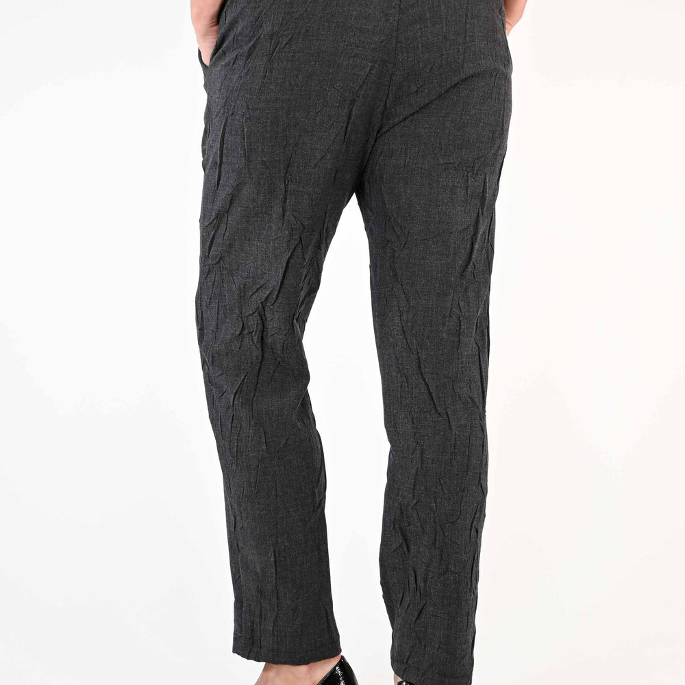 
                  
                    PANTALONE BALON TESSUTO STROPICCIATO ANTRACITE
                  
                