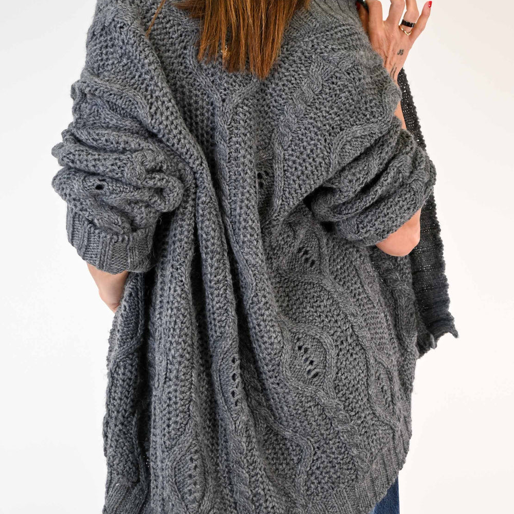 
                      
                        CARDIGAN NORVEGESE A TRECCE COLOR GRIGIO
                      
                    