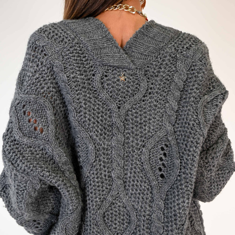 
                      
                        CARDIGAN NORVEGESE A TRECCE COLOR GRIGIO
                      
                    