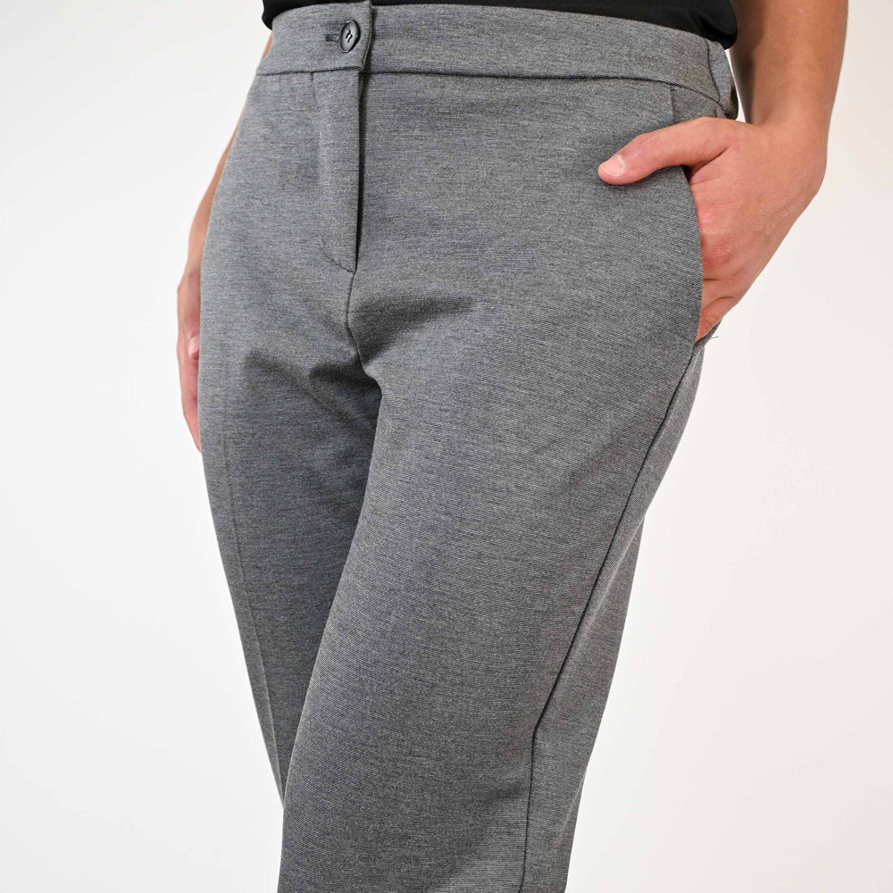 
                  
                    PANTALONE CAPRI IN PUNTO MILANO COLOR GRIGIO
                  
                