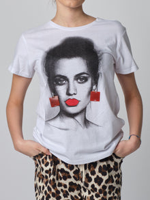  T-shirt con stampa donna con orecchini applicati